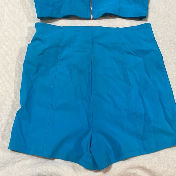 G by Guess bustier and short set - Picture 3 of 12